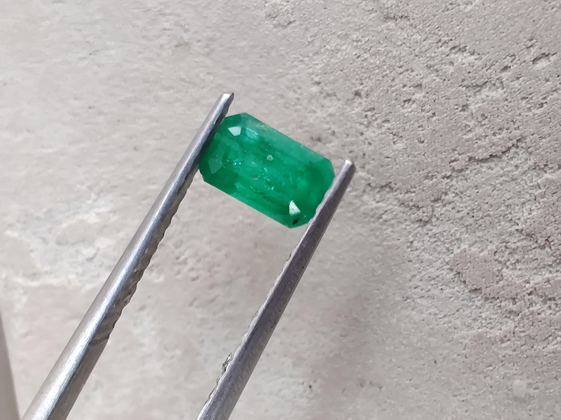 Natural Swat Emerald Vivid Green 1.00 ct Birthday gift view 2