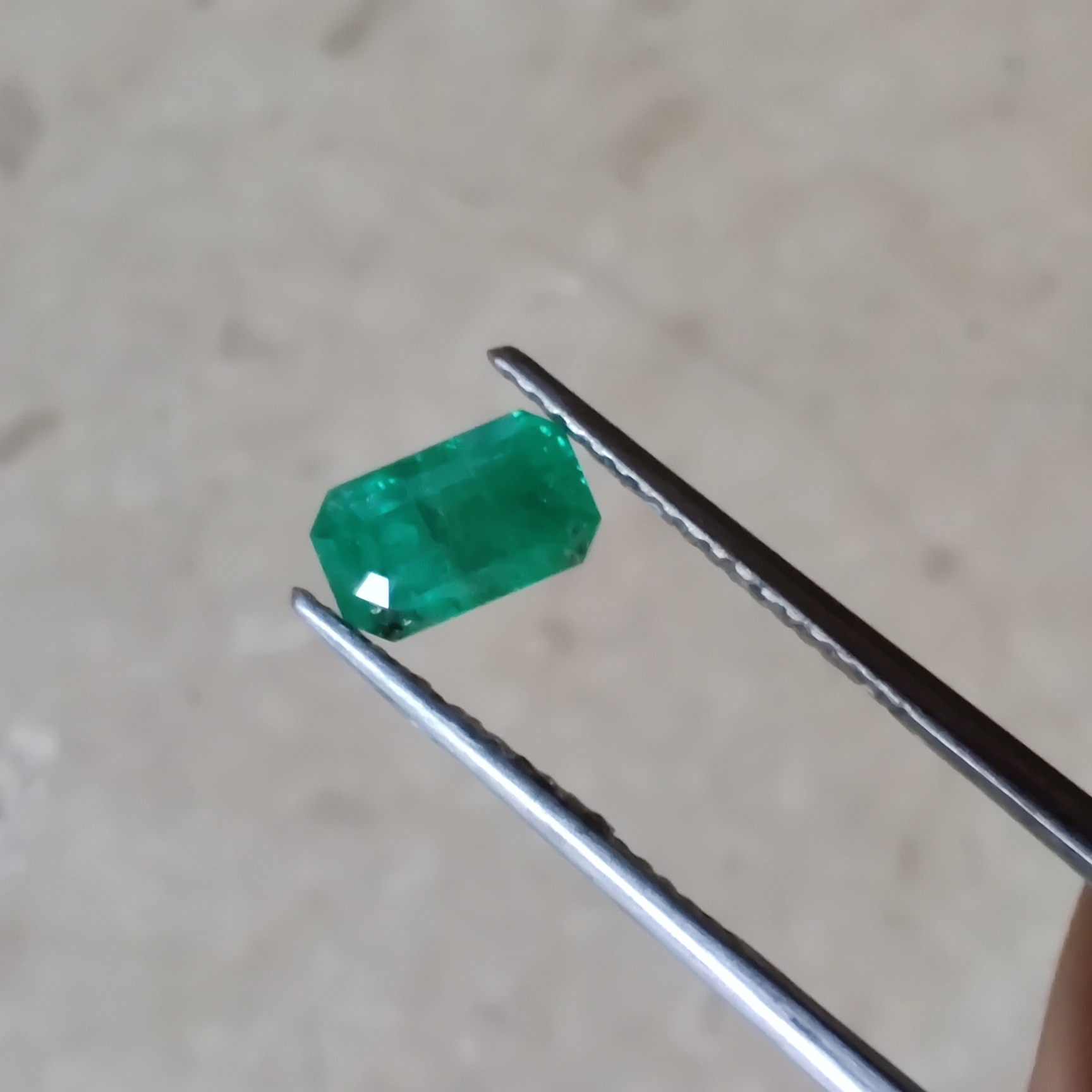 Natural Panjsher Vivid Green Emerald — Rectangular Cut 1.10 ct view 4
