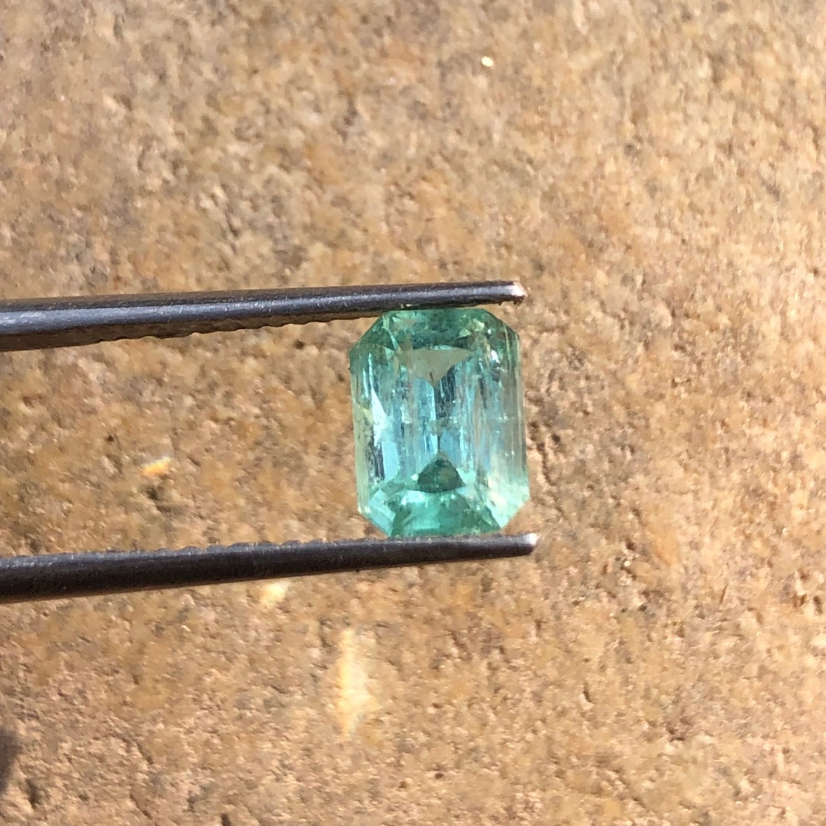 Natural Panjsher Emerald 1.35 ct light green color view 4